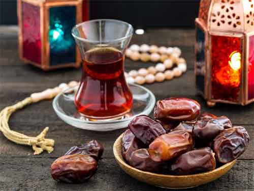 چرا در ماه رمضان باید خرما بخوریم